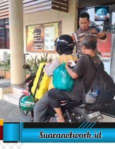 Polisi bantu kakek yang kehabisan ongkos pulang ke Serang