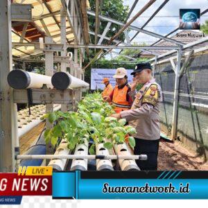 Dukung Program Ketahanan Pangan, Bhabinkamtibmas Cakung Lakukan Pembinaan Pekarangan Bergizi