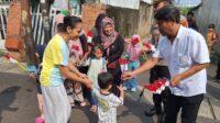Semarak Merah Putih di Makasar, Polsek Bagikan 600 Bendera ke Warga dan Pengguna Jalan